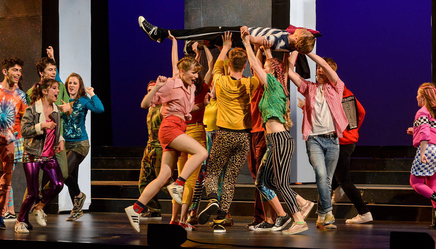 Thespians Get Chill