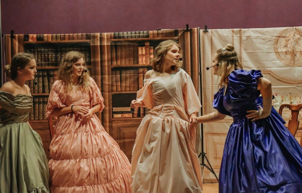 Little Women show